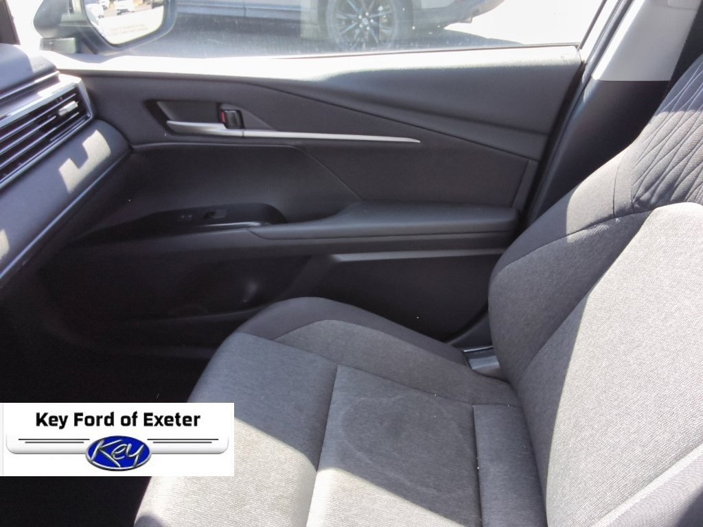 Used 2025 Toyota Camry LE FWD image 35