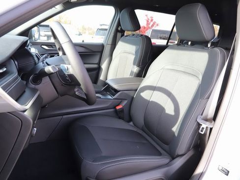 New 2025 Jeep Grand Cherokee L Laredo image 11