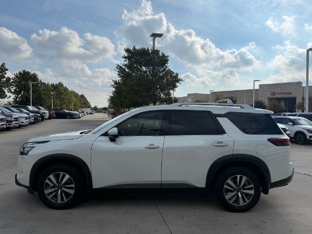 Used 2024 Nissan Pathfinder SL w/ Lighting Package (N92) AWD/4WD image 8
