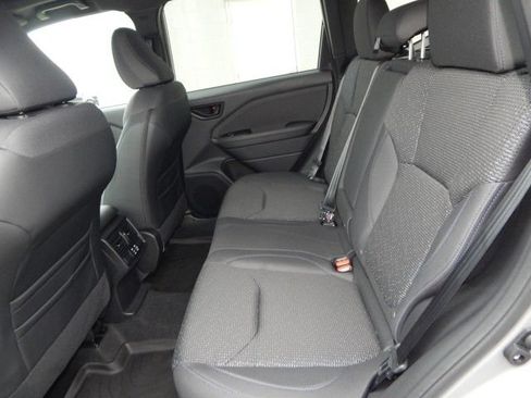 Used 2025 Subaru Forester Premium w/ Convenience Package #1 AWD/4WD image 12