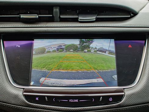 Used 2017 Cadillac XT5 Luxury w/ Driver Awareness Package AWD/4WD image 31