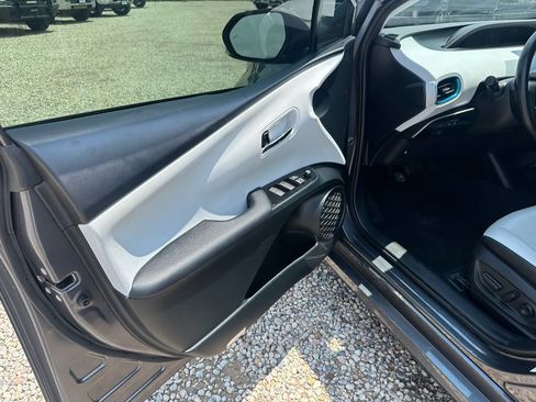 Used 2022 Toyota Prius XLE FWD image 36