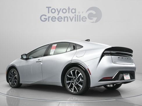 New 2026 Toyota Prius Plug-In Hybrid FWD image 9