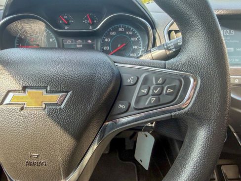 Used 2017 Chevrolet Cruze LT FWD image 10