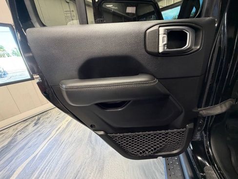 Used 2018 Jeep Wrangler Unlimited Sahara w/ Dual Top Group AWD/4WD image 57