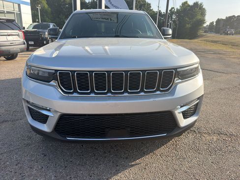 Used 2024 Jeep Grand Cherokee Limited 4xe AWD/4WD image 12