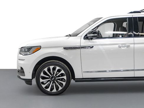 Used 2022 Lincoln Navigator L Reserve AWD/4WD image 10