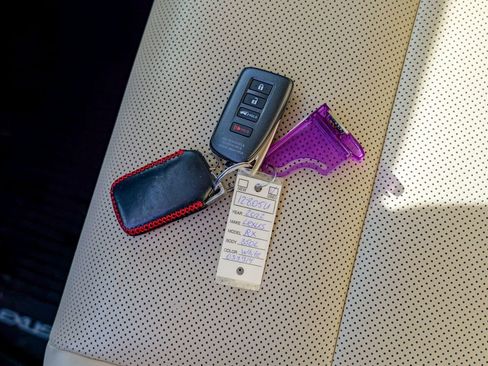 Used 2022 Lexus RX 350L Premium w/ Premium Package image 64