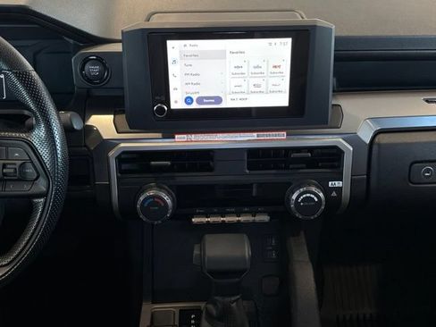 Used 2025 Toyota Tacoma SR5 AWD/4WD image 18
