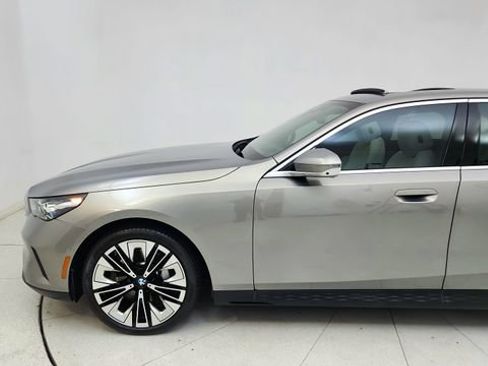 Used 2025 BMW 530i RWD image 4