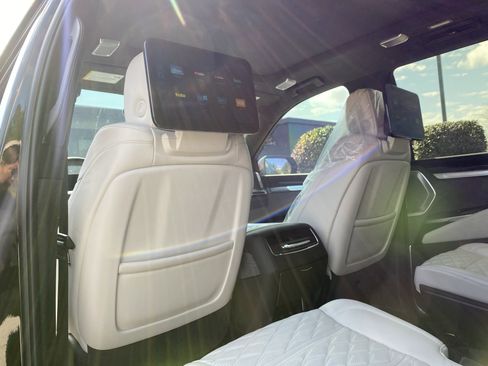 Used 2026 Cadillac Escalade V image 21