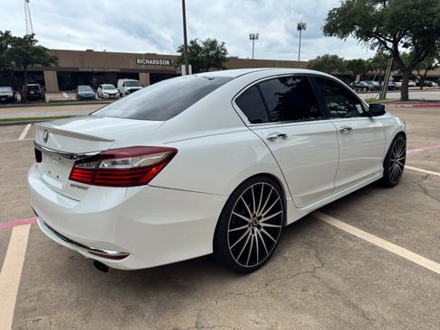 Used 2017 Honda Accord Sport image 5