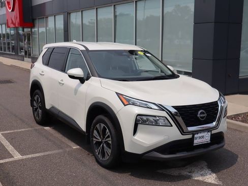 Certified 2022 Nissan Rogue SV AWD/4WD image 3