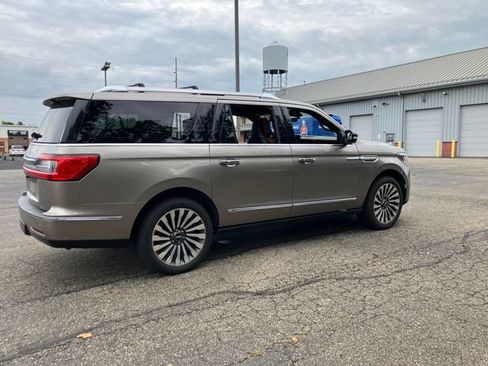 Used 2019 Lincoln Navigator L Reserve AWD/4WD image 5