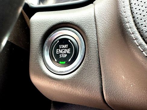 Used 2021 GMC Yukon SLT w/ SLT Premium Package RWD image 19