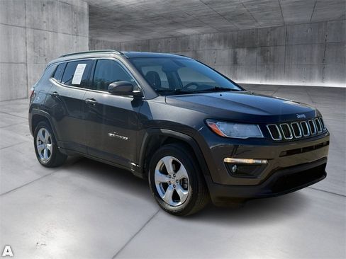 Used 2020 Jeep Compass Latitude image 9