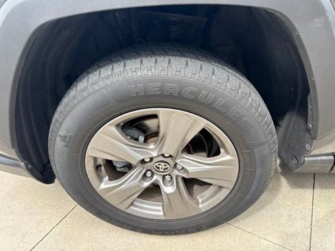 Used 2024 Toyota RAV4 XLE AWD/4WD image 12
