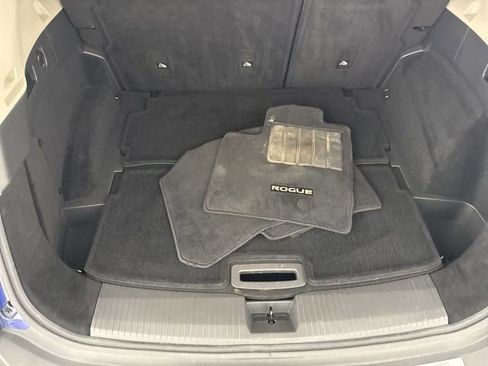 Used 2021 Nissan Rogue SL w/ Premium Package image 32