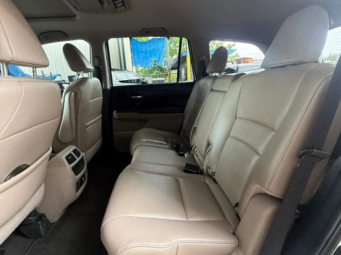 Used 2016 Honda Pilot Touring image 17
