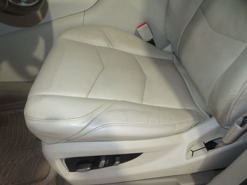 Used 2017 Cadillac Escalade Premium Luxury image 18