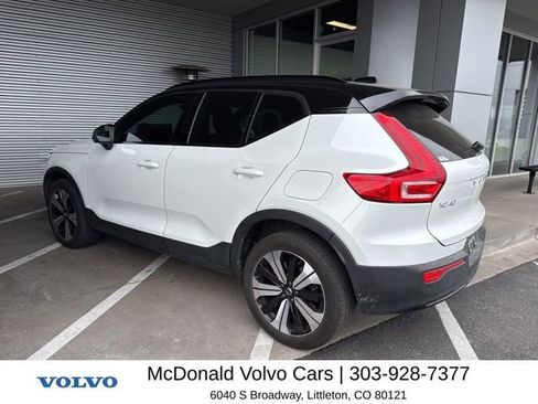 Used 2023 Volvo XC40 Recharge Core image 2
