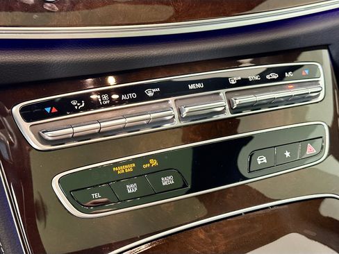 Certified 2022 Mercedes-Benz E 350 4MATIC Sedan image 20