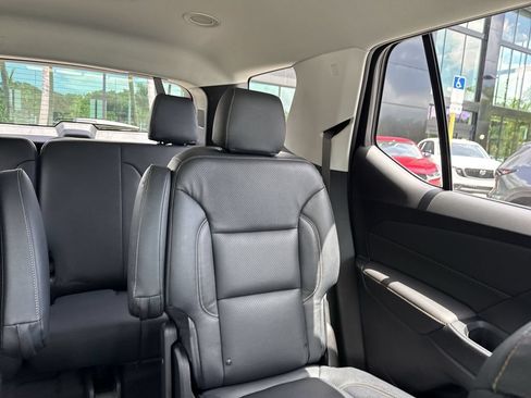 Used 2019 Chevrolet Traverse LT FWD image 19