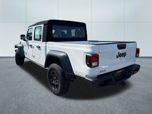 Used 2024 Jeep Gladiator Sport AWD/4WD image 2