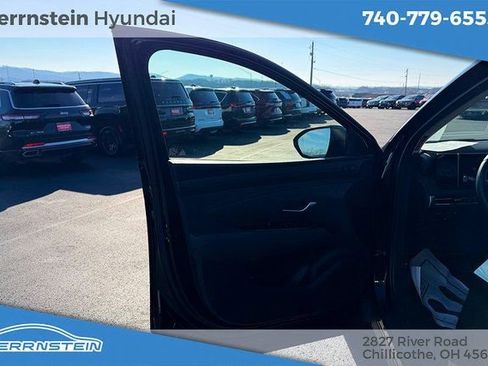 Certified 2025 Hyundai Tucson Limited image 11