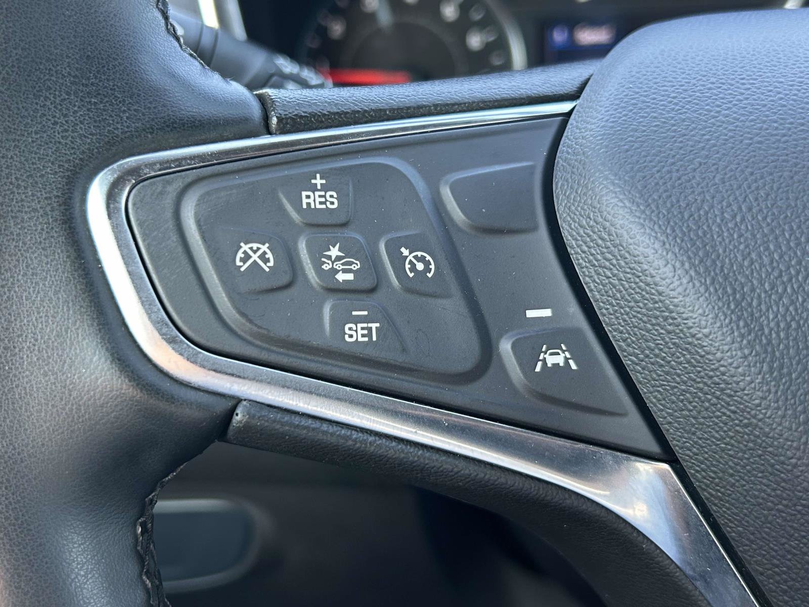 Used 2024 Chevrolet Equinox LT AWD/4WD image 23