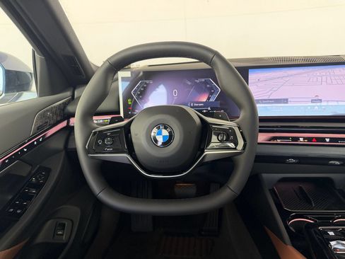 Used 2027 BMW 530i w/ Executive Package RWD image 15