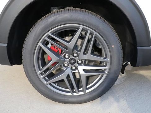 New 2026 Ford Explorer ST-Line w/ ST-Line Street Pack AWD/4WD image 8