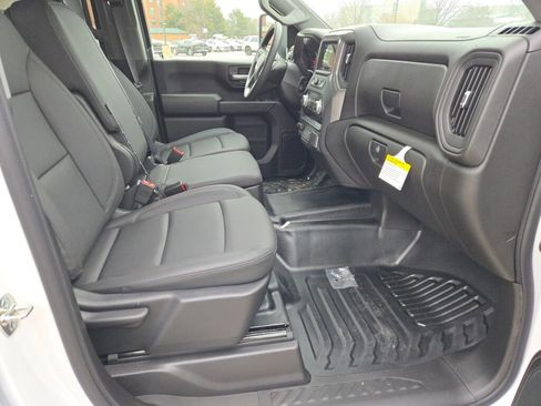 New 2026 GMC Sierra 2500 Pro w/ Convenience Package image 9