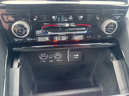 Used 2023 Jeep Grand Cherokee Overland image 18