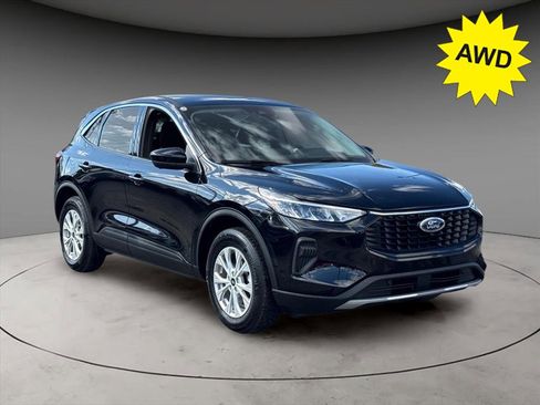 Used 2023 Ford Escape Active w/ Tech Pack #2 image 1