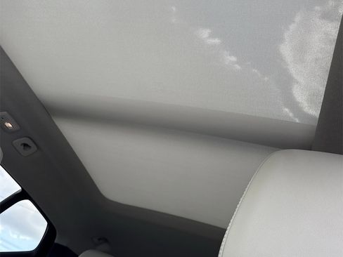 Used 2025 Volvo XC40 B5 Plus w/ Protection Package Premier image 13