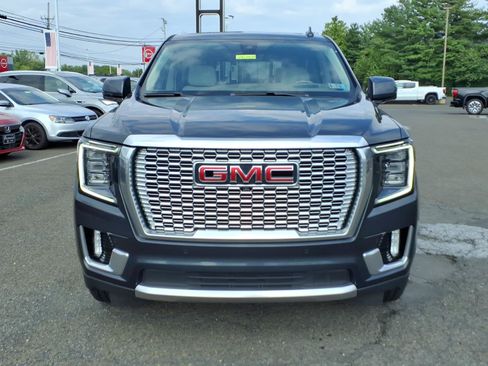Used 2022 GMC Yukon Denali w/ Denali Premium Package AWD/4WD image 9