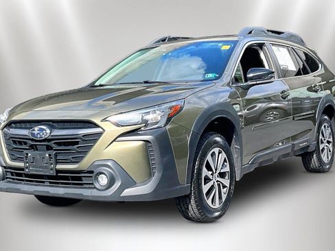 Used 2023 Subaru Outback Premium AWD/4WD image 3
