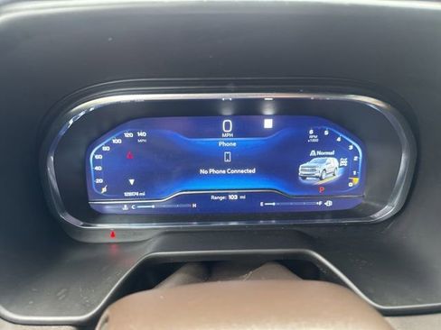 Used 2022 Chevrolet Suburban LT image 29