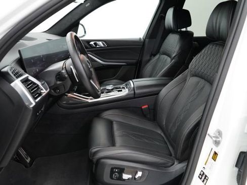 Used 2026 BMW X7 M60i image 9