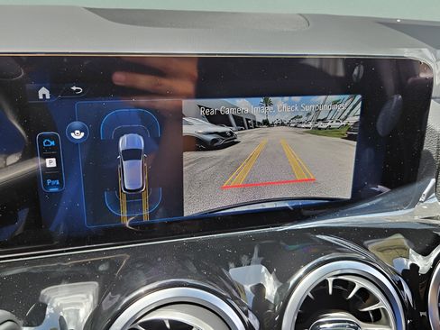 New 2025 Mercedes-Benz GLA 250 image 21