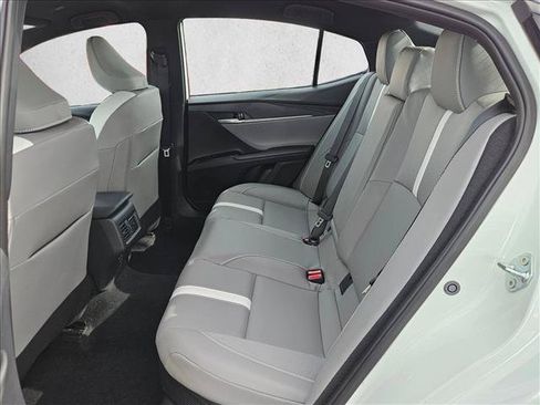 Used 2025 Toyota Camry SE FWD image 16