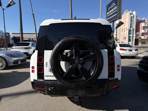 Used 2024 Land Rover Defender 130 X-Dynamic SE image 5