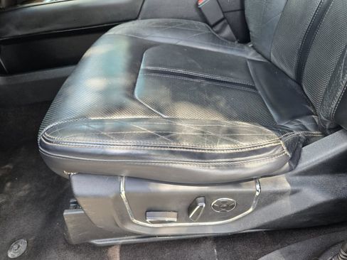 Used 2019 Ford Expedition Platinum RWD image 19