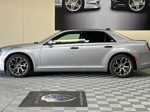 Used 2018 Chrysler 300 S RWD image 7