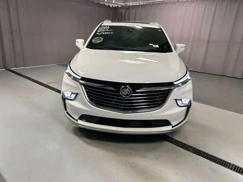 Used 2023 Buick Enclave Essence w/ Experience Buick Package FWD image 2