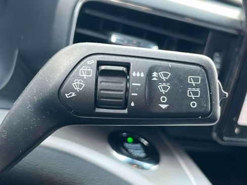 Used 2020 Ford Explorer XLT w/ Equipment Group 202A AWD/4WD image 24