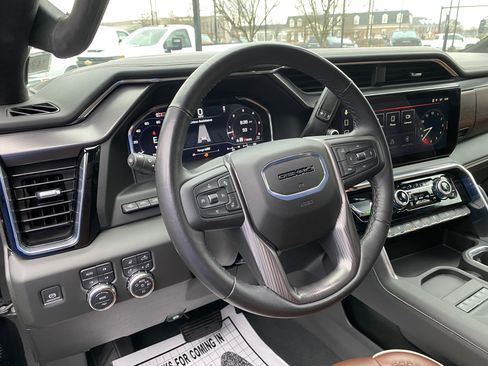 Used 2025 GMC Sierra 2500 Denali Ultimate w/ Snow Plow Prep/Camper Package image 18