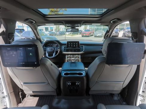 Used 2021 GMC Yukon SLT w/ SLT Premium Package AWD/4WD image 33