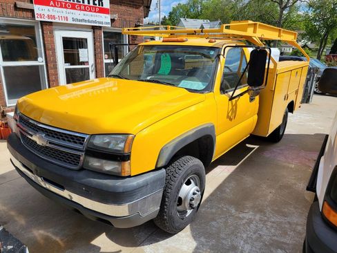 Used 2005 Chevrolet Silverado 3500 2WD Regular Cab image 3